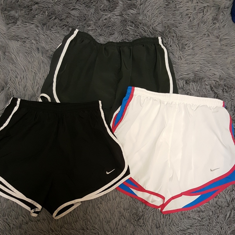 *looking for trades* NIKE SHORTS